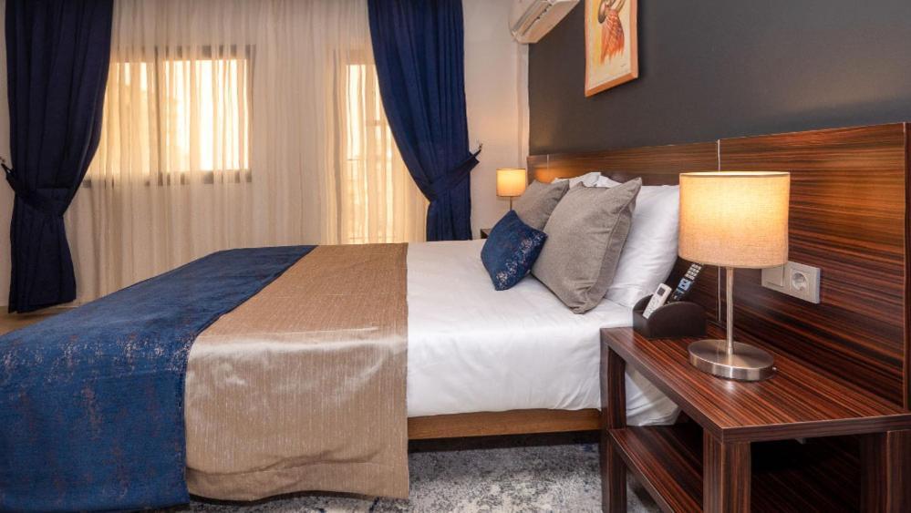 Souare Premium Hotel Конакри Екстериор снимка