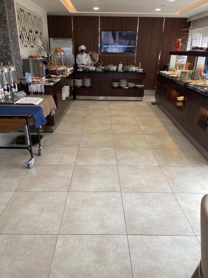Souare Premium Hotel Конакри Екстериор снимка