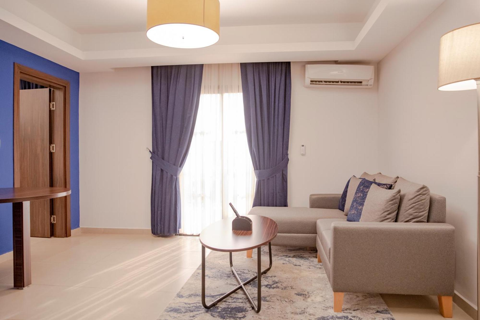 Souare Premium Hotel Конакри Екстериор снимка