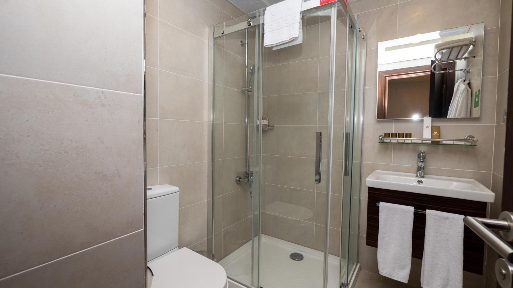 Souare Premium Hotel Конакри Екстериор снимка